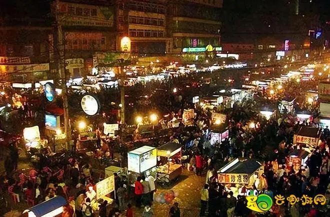 老河大夜市(河南大学明伦校区西门) 参考图 1