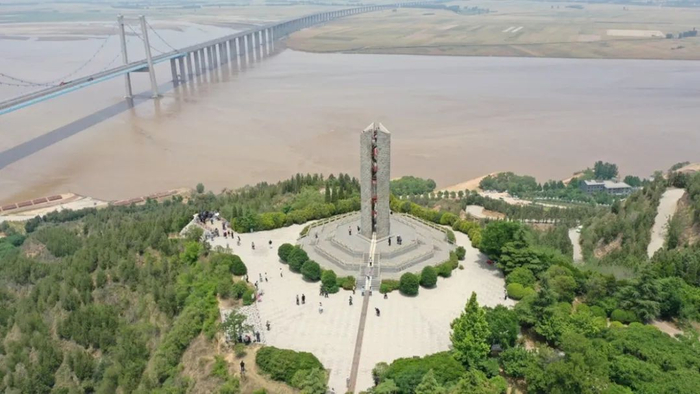 黄河中下游分界碑（桃花峪） 参考图 1